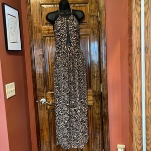 Sleeveless Keyhole Maxi Dress in Black and Cream